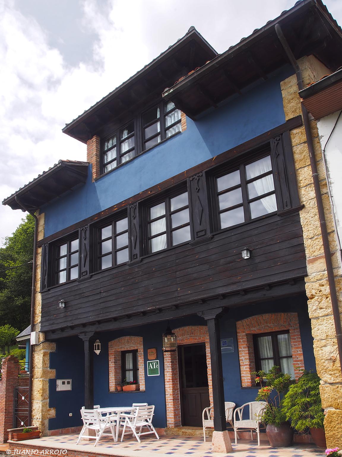 Porche casa rural Azul | casa rural Asturias
